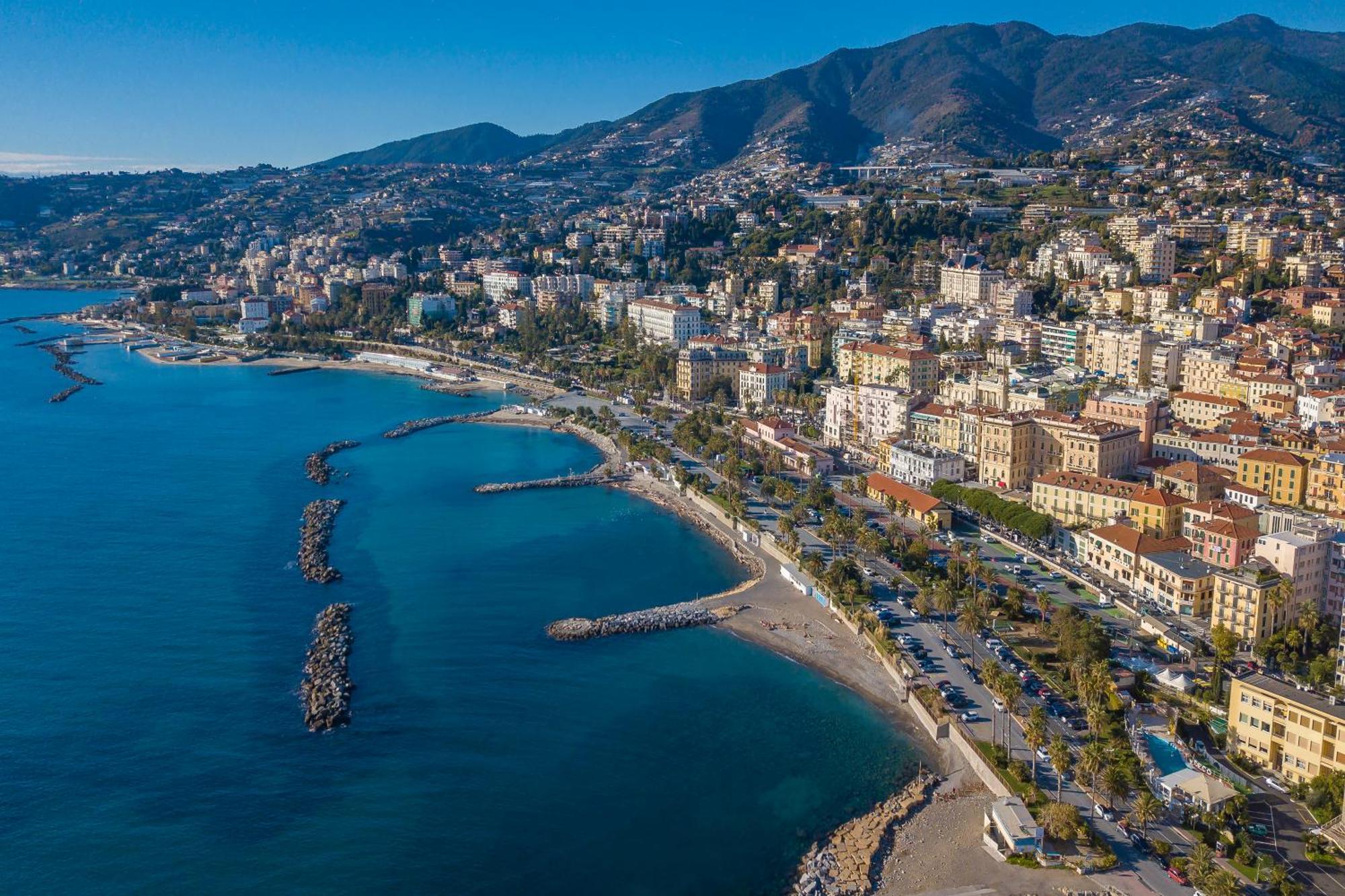 Casa Emma With Sea Glimpse - Happy Rentals Sanremo Luaran gambar